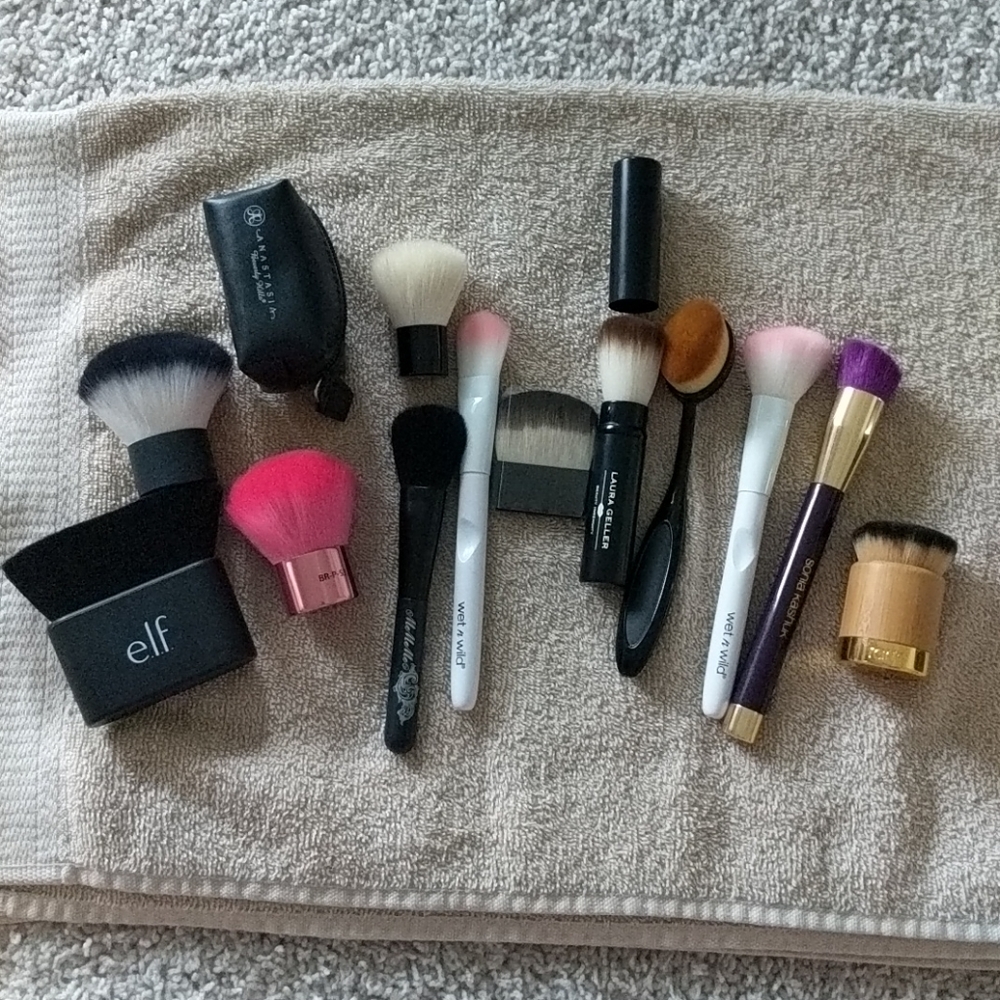 Assortment of Makeup Brushes (12pk)